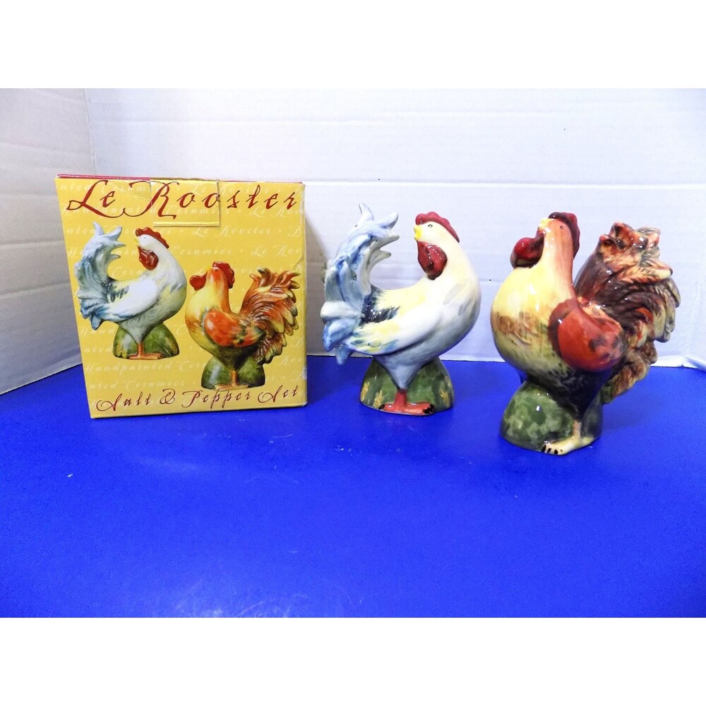 Ceramic Roosters Hen Chicks Chickens Salt and Pepper Shakers